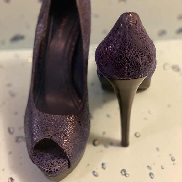 BCBG | Blue, Crackle Print | Platform Stilettos - Picture 3 of 8